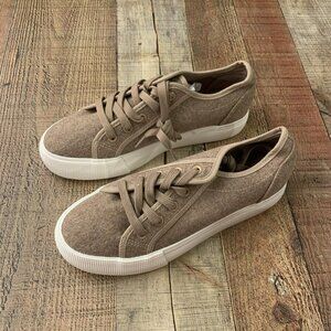 Just Fab Women's Sz 8M Sneakers Shoes Portabella Low Top Lace Up Canvas